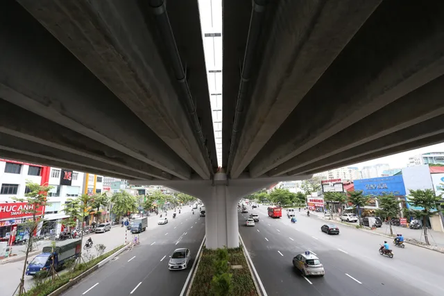 Thông xe tuyến đường Vành đai 3 trên cao đoạn Mai Dịch - Nam Thăng Long hơn 5.300 tỷ đồng - Ảnh 4. Thông xe tuyến đường Vành đai 3 trên cao đoạn Mai Dịch - Nam Thăng Long hơn 5.300 tỷ đồng - Ảnh 4.