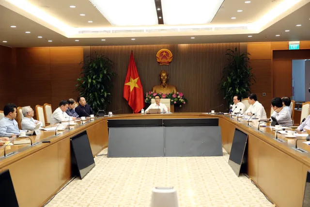 PTTg Vũ Đức Đam: Đông người “nhặt từ đầu chắc chắn sẽ bớt sạn” trong SGK - Ảnh 2. PTTg Vũ Đức Đam: Đông người “nhặt từ đầu chắc chắn sẽ bớt sạn” trong SGK - Ảnh 2.