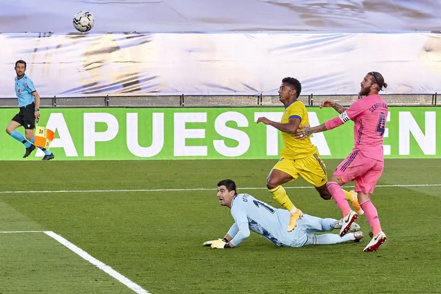 Real Madrid 0-1 Cadiz: Địa chấn tại Bernabeu! - Ảnh 1.