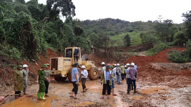 Khẩn trương mở đường vào tìm kiếm các cán bộ, chiến sĩ Đoàn 337 mất tích ở Quảng Trị - Ảnh 4.