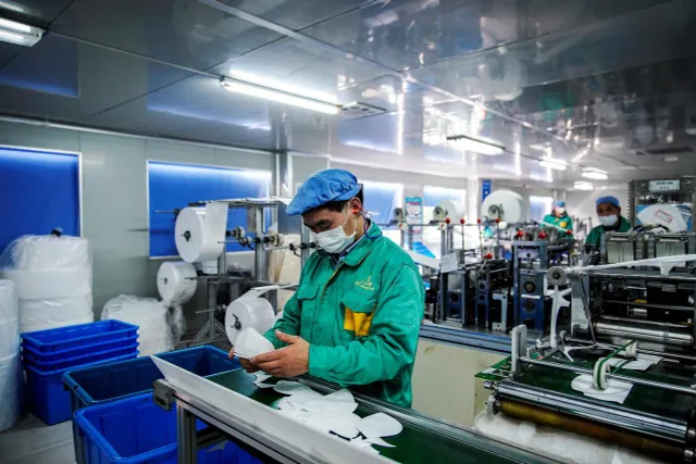 Vì sao kinh tế Trung Quốc vẫn phục hồi vững chắc giữa đại dịch COVID-19? - Ảnh 4. Vì sao kinh tế Trung Quốc vẫn phục hồi vững chắc giữa đại dịch COVID-19? - Ảnh 4.