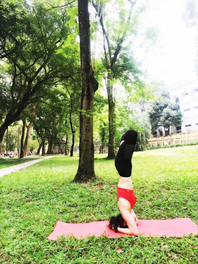 Tròn mắt trước loạt ảnh Yoga của Chi Pu, Thiều Bảo Trâm và các sao Việt - Ảnh 18.