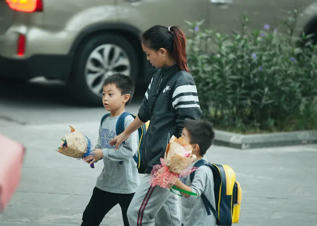 Lưu giữ khoảnh khắc ngày 20/10 với tờ áo dài trong tiết Thu se lạnh - Ảnh 6. Lưu giữ khoảnh khắc ngày 20/10 với tờ áo dài trong tiết Thu se lạnh - Ảnh 6.