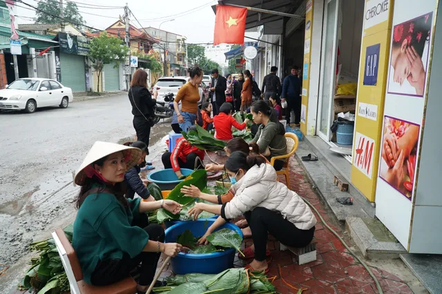 vna_potal________nghe_an____nhung_chiec_banh_nghia_tinh_gui_vao_vung_ron_lu_________________________5078407 vna_potal________nghe_an____nhung_chiec_banh_nghia_tinh_gui_vao_vung_ron_lu_________________________5078407
