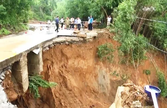 Sạt lở nghiêm trọng ở khu vực cửa khẩu Chalo - Ảnh 2.