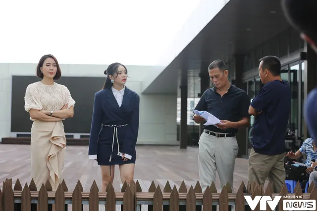Hồng Diễm nóng mặt vì Quỳnh Kool vênh váo trong phim mới - Ảnh 8. Hồng Diễm nóng mặt vì Quỳnh Kool vênh váo trong phim mới - Ảnh 8.