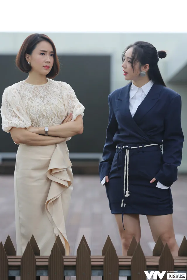 Hồng Diễm nóng mặt vì Quỳnh Kool vênh váo trong phim mới - Ảnh 2. Hồng Diễm nóng mặt vì Quỳnh Kool vênh váo trong phim mới - Ảnh 2.