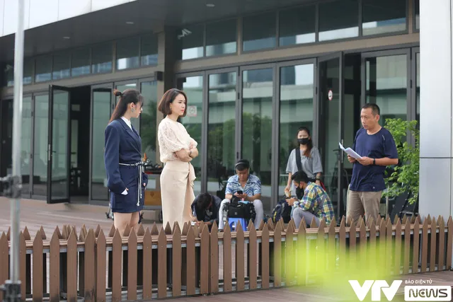 Hồng Diễm nóng mặt vì Quỳnh Kool vênh váo trong phim mới - Ảnh 6. Hồng Diễm nóng mặt vì Quỳnh Kool vênh váo trong phim mới - Ảnh 6.