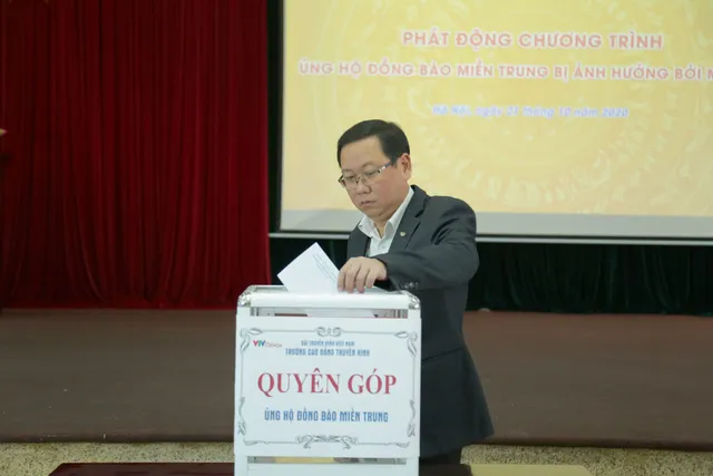 Trường Cao đẳng Truyền hình quyên góp ủng hộ đồng bào miền Trung - Ảnh 2.