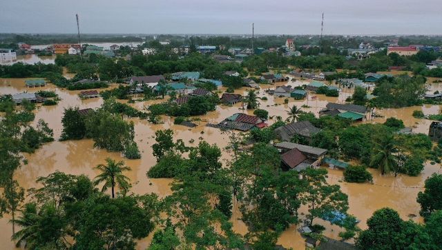 MTTQ Việt Nam ủng hộ 5 tỷ đồng và 10 căn nhà cho người dân bị lũ lụt ở Quảng Trị - Ảnh 1.