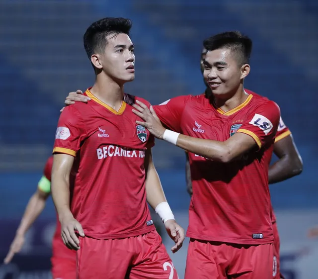 Kết quả, BXH V.League 2020 ngày 24/10: CLB Hà Nội tạm dẫn đầu, Than Quảng Ninh bay cao - Ảnh 2.