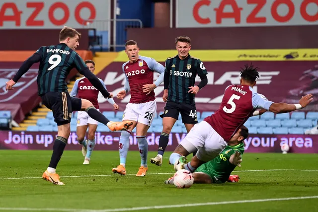 Aston Villa 0-3 Leeds Utd: Patrick Bamford lập hat-trick, Leeds đè bẹp Aston Villa - Ảnh 2.