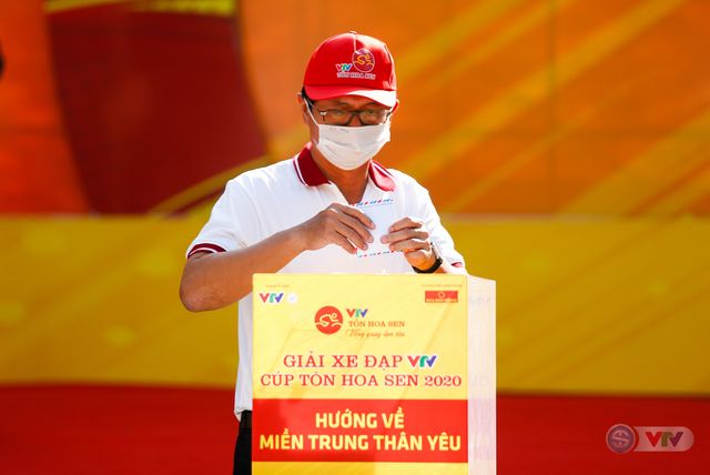 Giải xe đạp VTV Cúp Tôn Hoa Sen 2020 chung tay Hướng về miền Trung thân yêu - Ảnh 2.