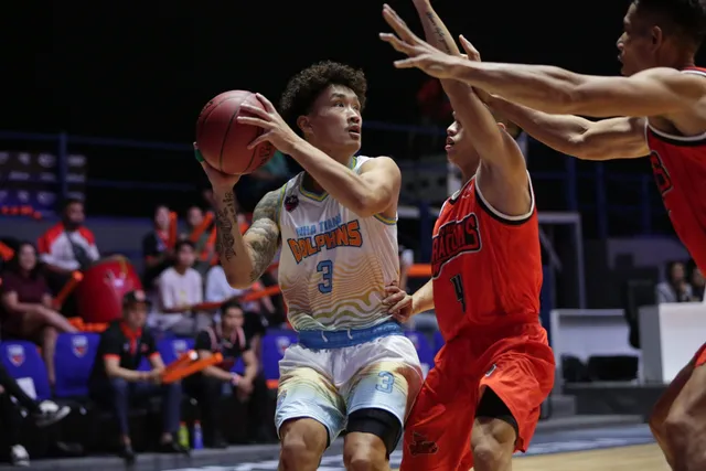 VBA 2020 - game 14: Chiến thắng cho Nha Trang Dolphins từ cuộc đua thể lực - Ảnh 3.