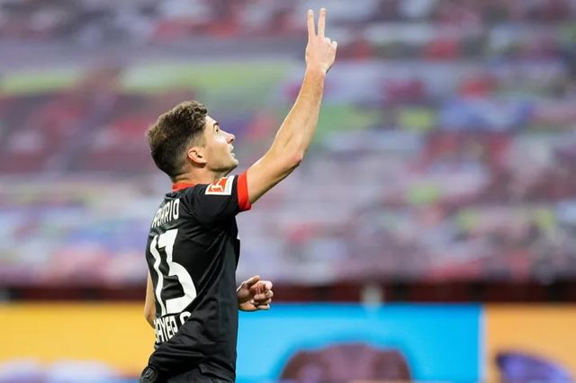 Bayer Leverkusen 3-1 Augsburg: Leverkusen trở lại top 4 (Vòng 5 Bundesliga 2020/21) - Ảnh 2.