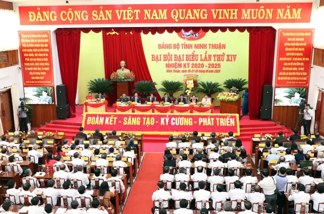 Một số địa phương khai mạc Đại hội Đảng bộ nhiệm kỳ 2020 - 2025 - Ảnh 3.