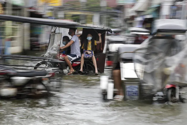 Bão Molave gây thiệt hại nặng nề ở Philippines - Ảnh 1.