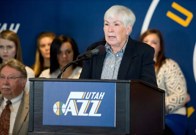 Utah Jazz đạt thỏa thuận đổi chủ sở hữu - Ảnh 2.