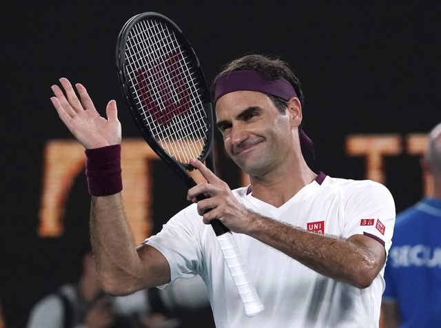 Roger Federer bắt đầu trở lại tập luyện trên mặt sân cứng - Ảnh 1.