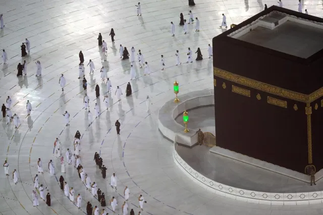 Saudi Arabia cho phép tín đồ hành hương Umrah - Ảnh 1.