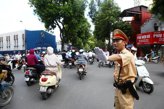 Cấm, hạn chế phương tiện trên một số tuyến đường phục vụ Đại hội Đại biểu lần thứ XVII Đảng bộ TP Hà Nội - Ảnh 1.