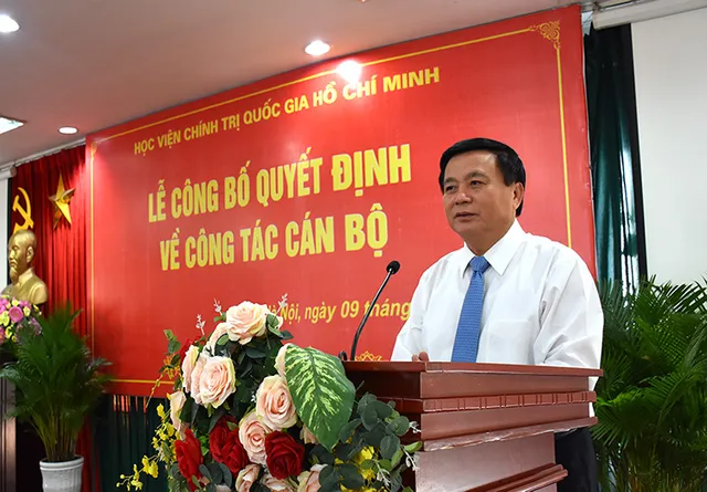 Công bố quyết định bổ nhiệm Quyền Giám đốc Học viện Báo chí và Tuyên truyền - Ảnh 1.