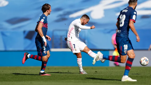 Real Madrid 4-1 Huesca: Eden Hazard ghi bàn trở lại! - Ảnh 1.