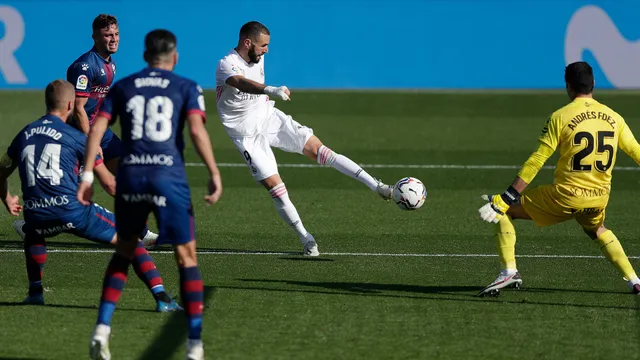 Real Madrid 4-1 Huesca: Eden Hazard ghi bàn trở lại! - Ảnh 3.