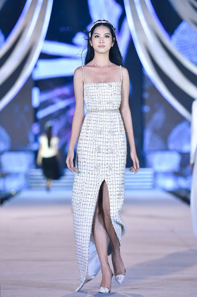 Top 5 Người đẹp Thời trang - Hoa hậu Việt Nam 2020 lộ diện - Ảnh 4. Top 5 Người đẹp Thời trang - Hoa hậu Việt Nam 2020 lộ diện - Ảnh 4.