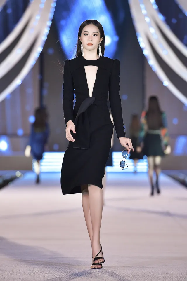 Top 5 Người đẹp Thời trang - Hoa hậu Việt Nam 2020 lộ diện - Ảnh 26. Top 5 Người đẹp Thời trang - Hoa hậu Việt Nam 2020 lộ diện - Ảnh 26.