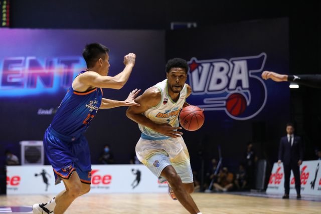 VBA 2020 - Game 30: Hanoi Buffaloes có chiến thắng quan trọng - Ảnh 1.