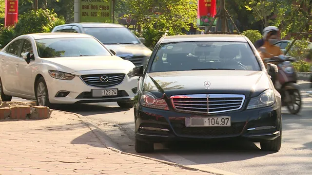 Đấu giá biển số xe vip - Cần cẩn trọng tính pháp lý - Ảnh 1. Đấu giá biển số xe vip - Cần cẩn trọng tính pháp lý - Ảnh 1.