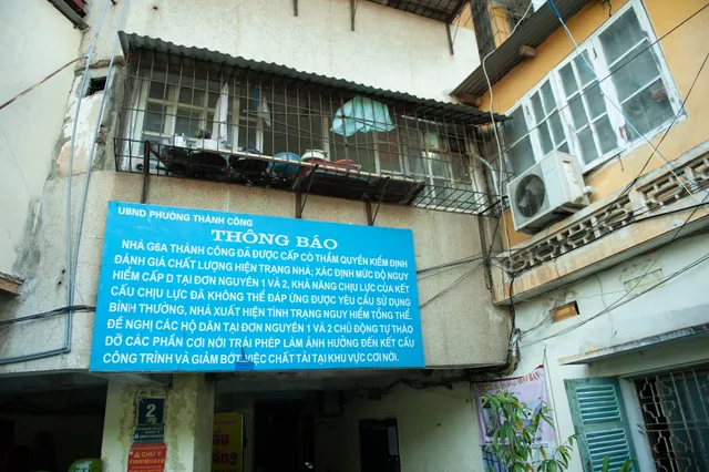 Hà Nội: Di dời hộ dân ra khỏi các nhà chung cư cũ nguy hiểm - Ảnh 2. Hà Nội: Di dời hộ dân ra khỏi các nhà chung cư cũ nguy hiểm - Ảnh 2.
