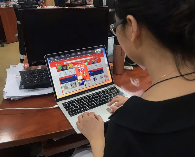 Mua hàng trực tuyến: Lợi hay hại? - Ảnh 3. Mua hàng trực tuyến: Lợi hay hại? - Ảnh 3.