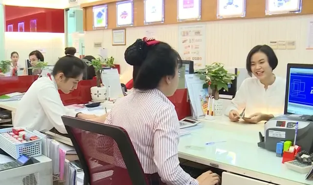 Cuối năm 2020, ngân hàng tấp nập lên sàn, chuyển sàn - Ảnh 2. Cuối năm 2020, ngân hàng tấp nập lên sàn, chuyển sàn - Ảnh 2.