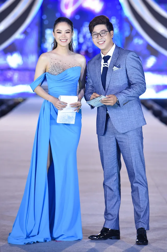 Thụy Vân khoe dáng nóng bỏng bên dàn Hoa hậu, Á hậu - Ảnh 9. Thụy Vân khoe dáng nóng bỏng bên dàn Hoa hậu, Á hậu - Ảnh 9.