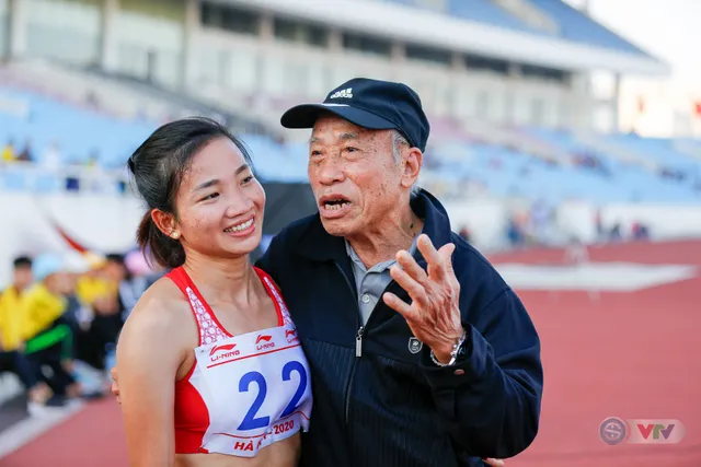 Nguyễn Thị Oanh phá kỷ lục quốc gia tồn tại 17 năm tại đường chạy 10000m nữ - Ảnh 3.