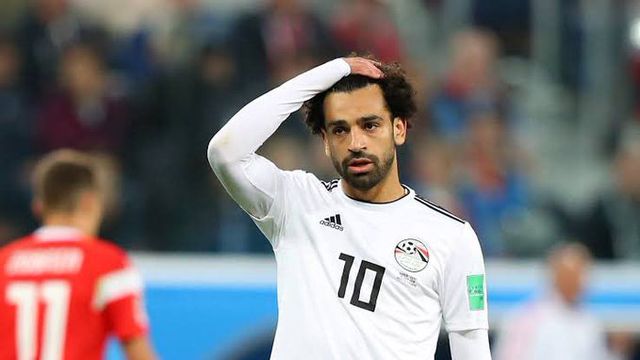 NÓNG: Mo Salah nhiễm COVID-19, Liverpool khủng hoảng lực lượng trầm trọng - Ảnh 1.