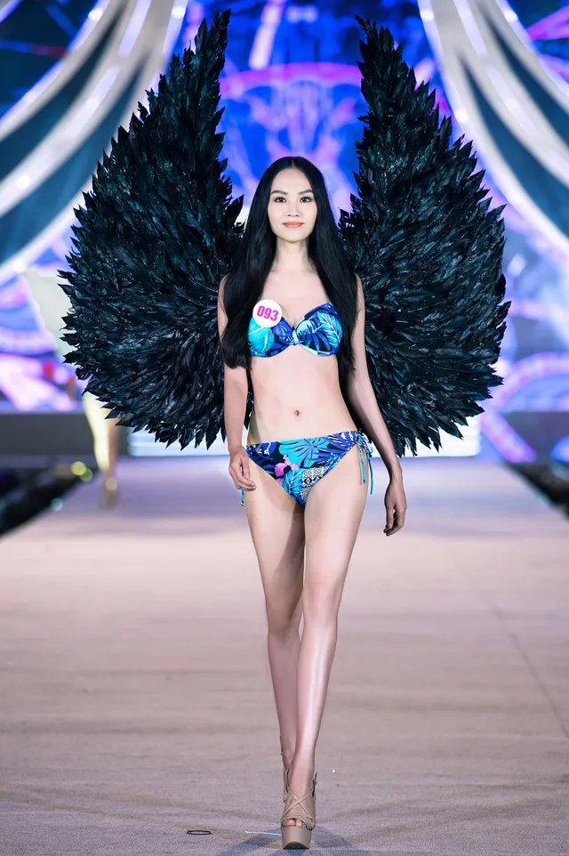 Thí sinh Hoa hậu Việt Nam 2020 trình diễn bikini bốc lửa - Ảnh 11. Thí sinh Hoa hậu Việt Nam 2020 trình diễn bikini bốc lửa - Ảnh 11.