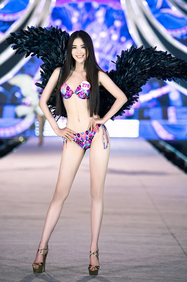 Thí sinh Hoa hậu Việt Nam 2020 trình diễn bikini bốc lửa - Ảnh 12. Thí sinh Hoa hậu Việt Nam 2020 trình diễn bikini bốc lửa - Ảnh 12.
