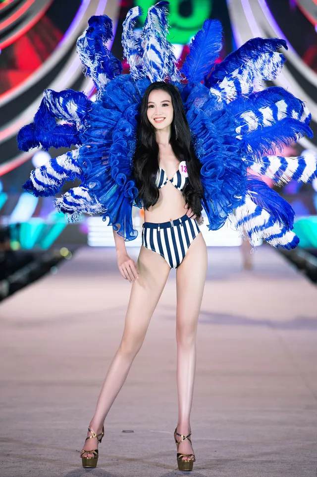 Thí sinh Hoa hậu Việt Nam 2020 trình diễn bikini bốc lửa - Ảnh 7. Thí sinh Hoa hậu Việt Nam 2020 trình diễn bikini bốc lửa - Ảnh 7.