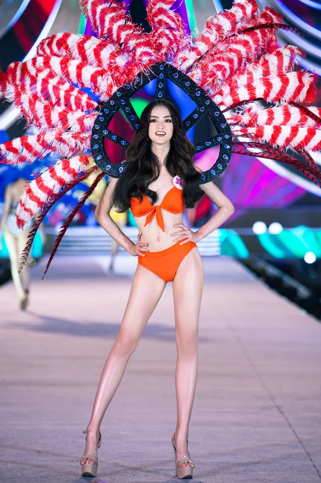 Thí sinh Hoa hậu Việt Nam 2020 trình diễn bikini bốc lửa - Ảnh 8. Thí sinh Hoa hậu Việt Nam 2020 trình diễn bikini bốc lửa - Ảnh 8.