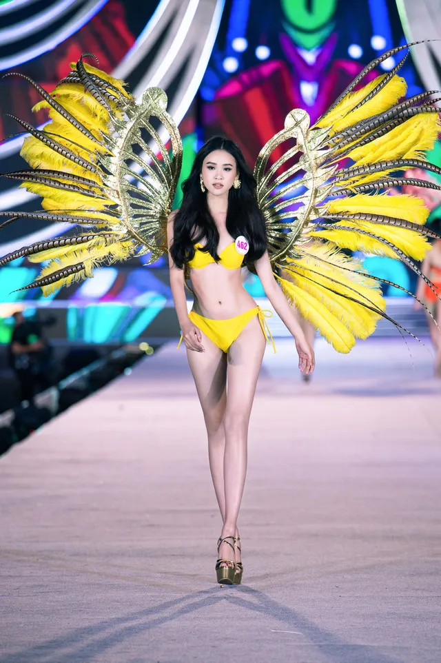 Thí sinh Hoa hậu Việt Nam 2020 trình diễn bikini bốc lửa - Ảnh 9. Thí sinh Hoa hậu Việt Nam 2020 trình diễn bikini bốc lửa - Ảnh 9.