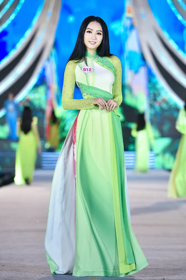 Nhan sắc Top 5 Người đẹp Du lịch - Hoa hậu Việt Nam 2020 - Ảnh 9. Nhan sắc Top 5 Người đẹp Du lịch - Hoa hậu Việt Nam 2020 - Ảnh 9.