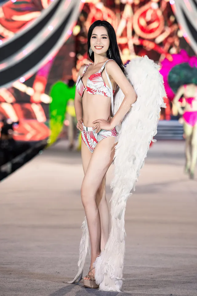 Thí sinh Hoa hậu Việt Nam 2020 trình diễn bikini bốc lửa - Ảnh 18. Thí sinh Hoa hậu Việt Nam 2020 trình diễn bikini bốc lửa - Ảnh 18.