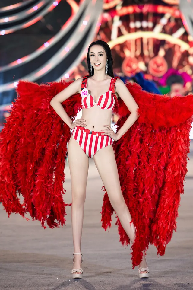 Thí sinh Hoa hậu Việt Nam 2020 trình diễn bikini bốc lửa - Ảnh 19. Thí sinh Hoa hậu Việt Nam 2020 trình diễn bikini bốc lửa - Ảnh 19.