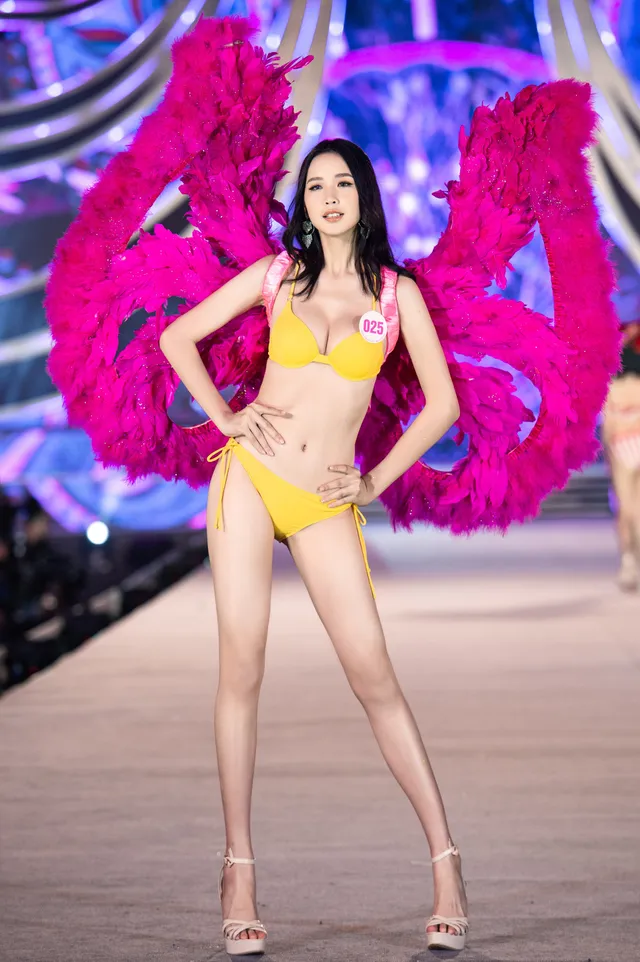 Thí sinh Hoa hậu Việt Nam 2020 trình diễn bikini bốc lửa - Ảnh 23. Thí sinh Hoa hậu Việt Nam 2020 trình diễn bikini bốc lửa - Ảnh 23.