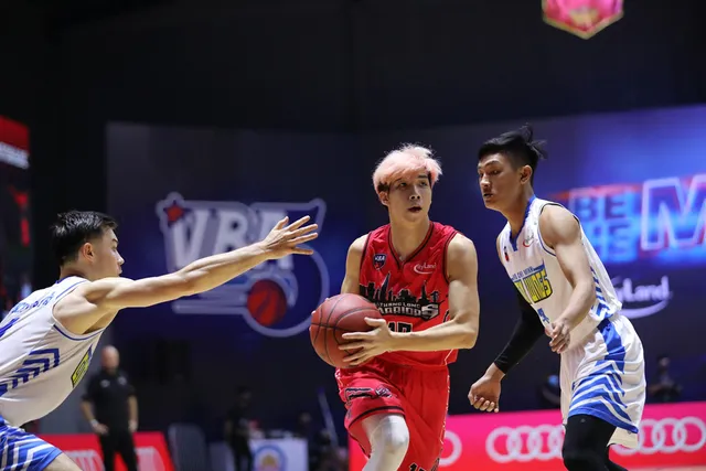 VBA 2020 - Game 35: Thang Long Warriors sớm giành vé dự Playoffs - Ảnh 2.