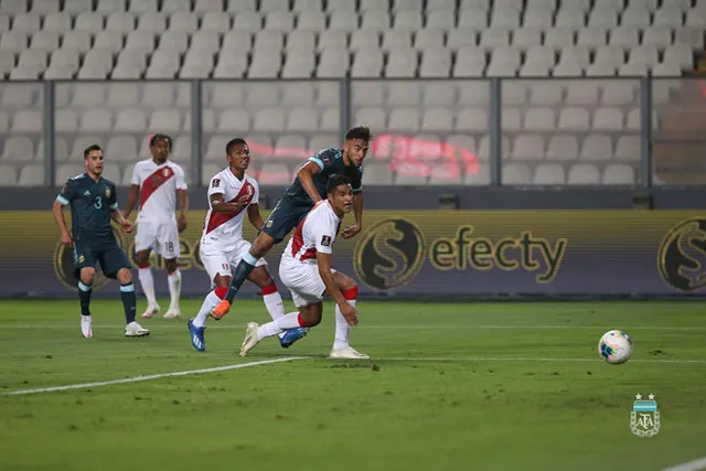 ĐT Peru 0-2 ĐT Argentina: Giữ vững vị trí nhì bảng! - Ảnh 1.