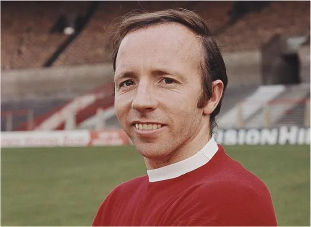 Sir Bobby Charlton mắc chứng mất trí nhớ - Ảnh 3.